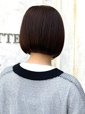 コンパクトボブ　ミニボブ　ぱつっとボブ　グレージュ