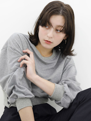 アッシュブラック/セミディ/センターパート