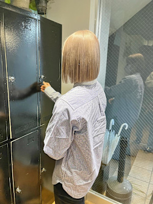 ミルクティーベージュ　グレージュ　タッセルボブ