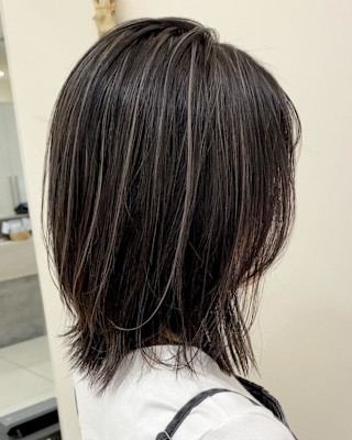 細めで派手すぎないハイライトグレージュ