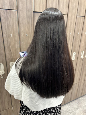 ストレート　艶髪　ロングレイヤー