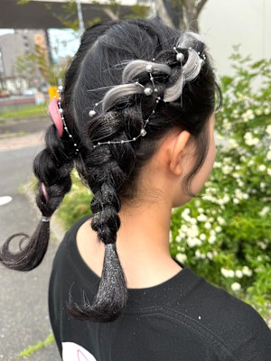 編み込みツイン　エクステ×ラメアレンジ　イベントヘア