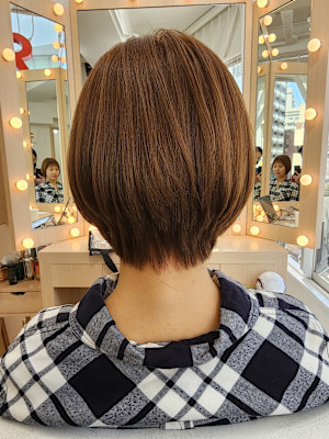 ナチュラルなつや感のショートスタイル