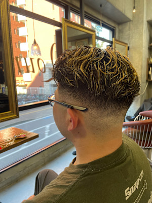 フェードカット×ブリーチハイライト