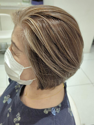 顔周りの白髪を活かした《魅せるグレイヘア》【我孫子】