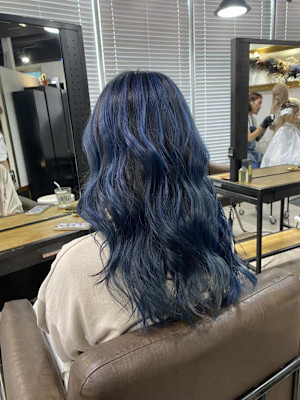 外国人風バレイヤージュ　ハイライトカラー　アッシュベージュ