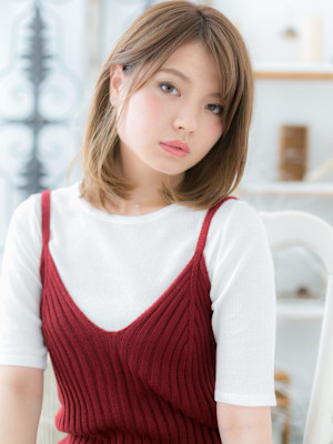 インナーカラーアシンメトリー外国人風ミニボブシルキーベージュ