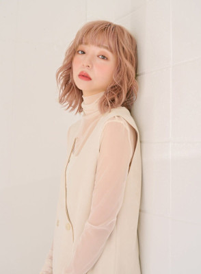 大人かわいいハイトーン×レイヤーパーマ