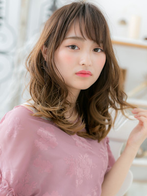 外国人風斜めバングラインカラー小顔ハイライトアッシュオリーブ