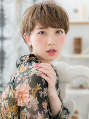 大人かっこいいハイライトくせ毛風ウルフボブ　ニュアンスカラー