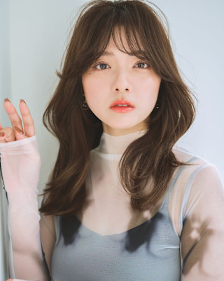 くびれミディアムレイヤー韓国ヘア前髪カット
