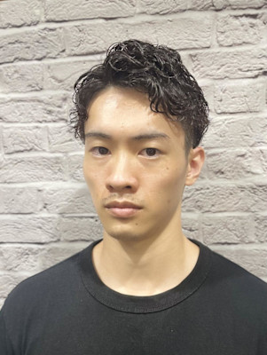 ツーブロック/パーマ/マッシュ/黒髪/センターパート