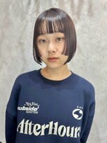 お顔周りにポイントを作ったボブヘア