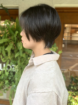 ウルフショート　艶カラー　丸みショートボブ　30代40代