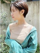 耳掛けショートスタイル