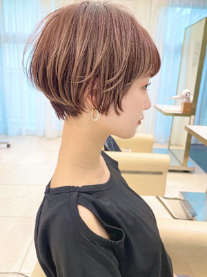 ショートボブ髪型30代40代前髪あり前髪なし面長h102