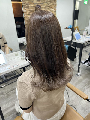 グレージュグラデーションカラー【池袋・池袋東口・池袋駅】