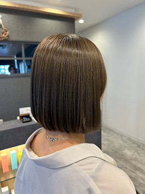 ボブ　オリーブベージュ　透明感カラー