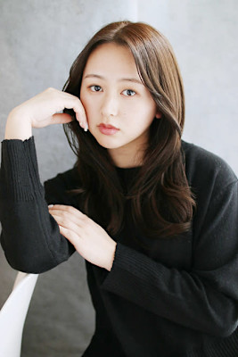 20代30代40代　韓国くびれレイヤーエモージュ