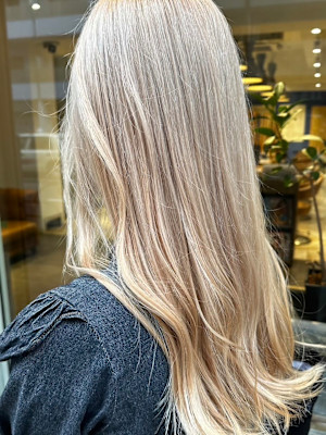 外国人風ホワイトカラー