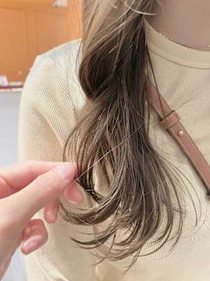 ベージュカラー×巻き髪