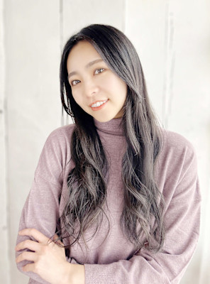 20代30代40代　外国人風くびれレイヤーアッシュグレージュ