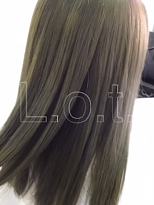 オリーブカラー