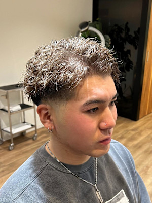 ブリーチ✕ツイストパーマ