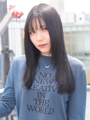 美髪ロングストレート　顔周りレイヤー　シースルーバング