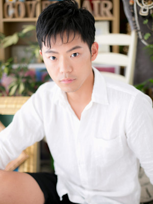 刈り上げ＆ツーブロックのウェットショート　ネイビーブラック