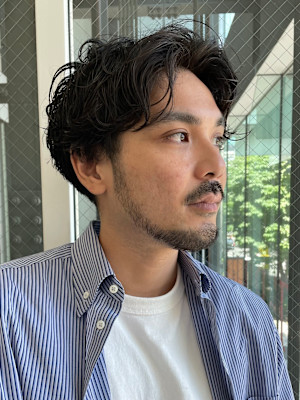 カルマパーマ/センターパート/アッシュブラック