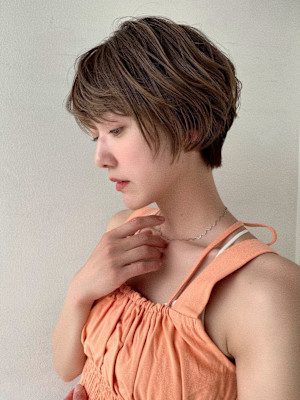 ハイライトショートボブ