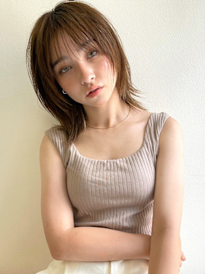 顔周りレイヤー　外ハネボブ　スタイリング簡単　20代30代