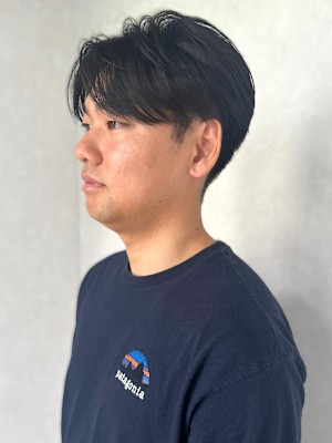 ツーブロック　メンズショート　爽やか　好印象　アッシュカラー