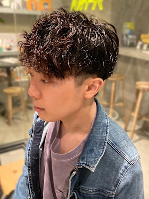 ブラウンカラー　艶感　束感　ツーブロック　マッシュ　ツイスパ