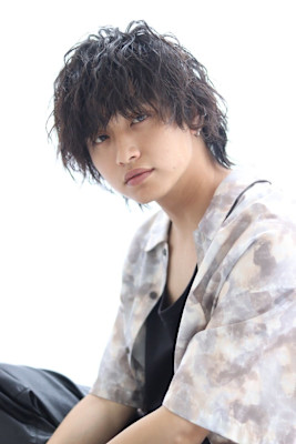 波巻きパーマアッシュッブラック