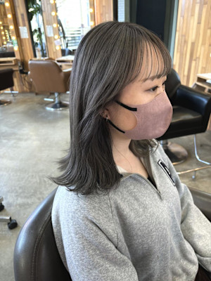 シルバーグレーカラー