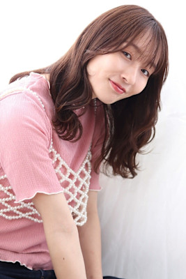 20代30代40代ふんわりミディアムレイヤー