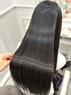 ぷるぷるつやつやな髪に♪縮毛矯正＊まゆ