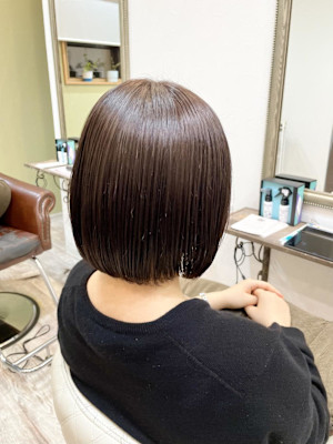 ぱつっとボブ/アッシュベージュ/イルミナカラー