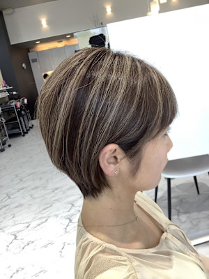 ハイライトショートボブ