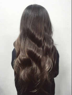 ミディアム　スタイル　巻髪レイヤー