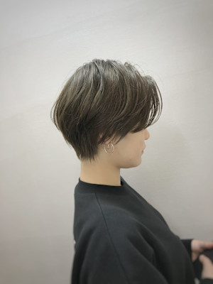 アッシュ　ショートボブ