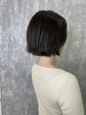 切りっぱなしボブ　外ハネ
