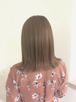 透明感　ミディアム　スタイル