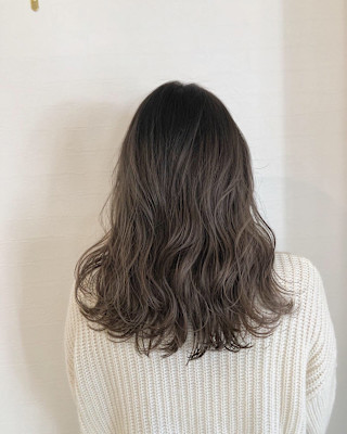 ミディアム　スタイル　巻髪レイヤー