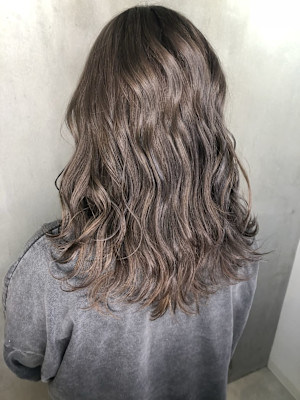 コテ巻き　グレージュ