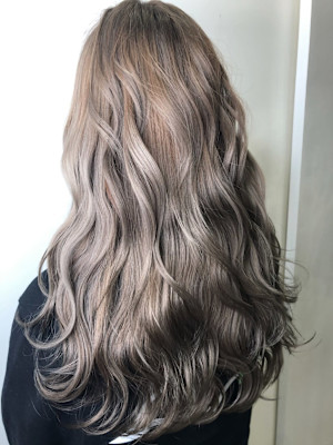 外国人風　グレージュカラー