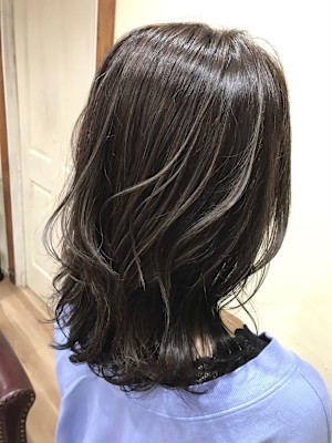 ミディアム　スタイル　外ハネ