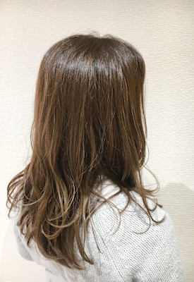 ミディアム　スタイル　巻髪レイヤー